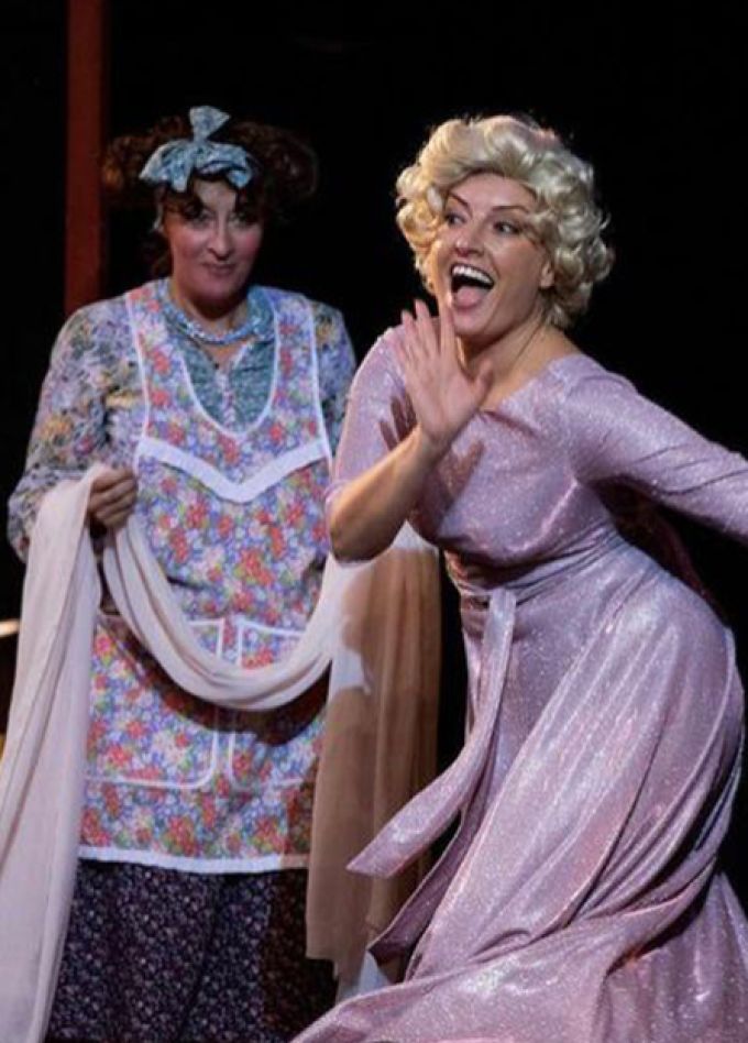 Спектакль "Фаина. Птица, парящая в клетке"